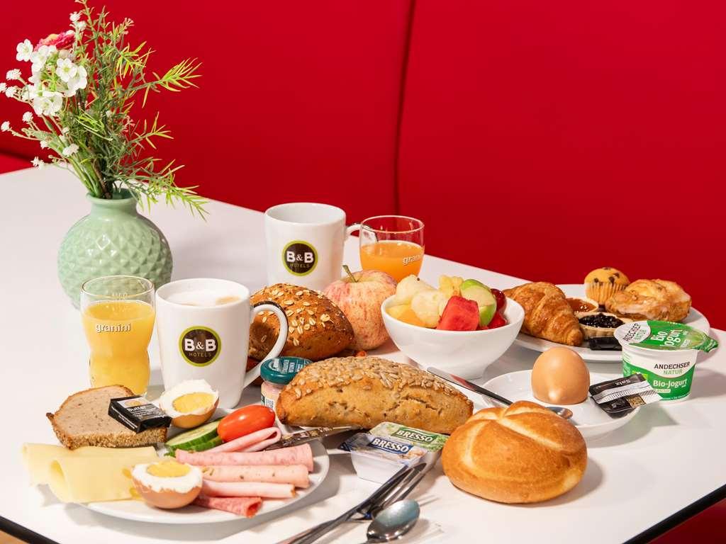 Adlkofen B&B Hotel Passau מסעדה תמונה
