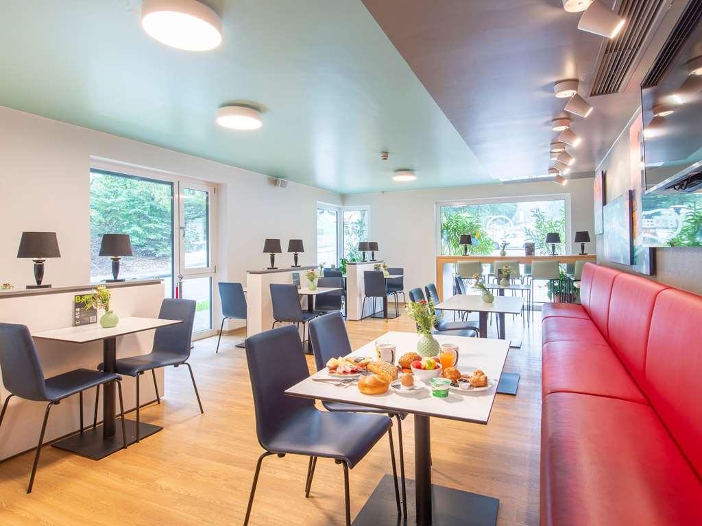 Adlkofen B&B Hotel Passau מסעדה תמונה