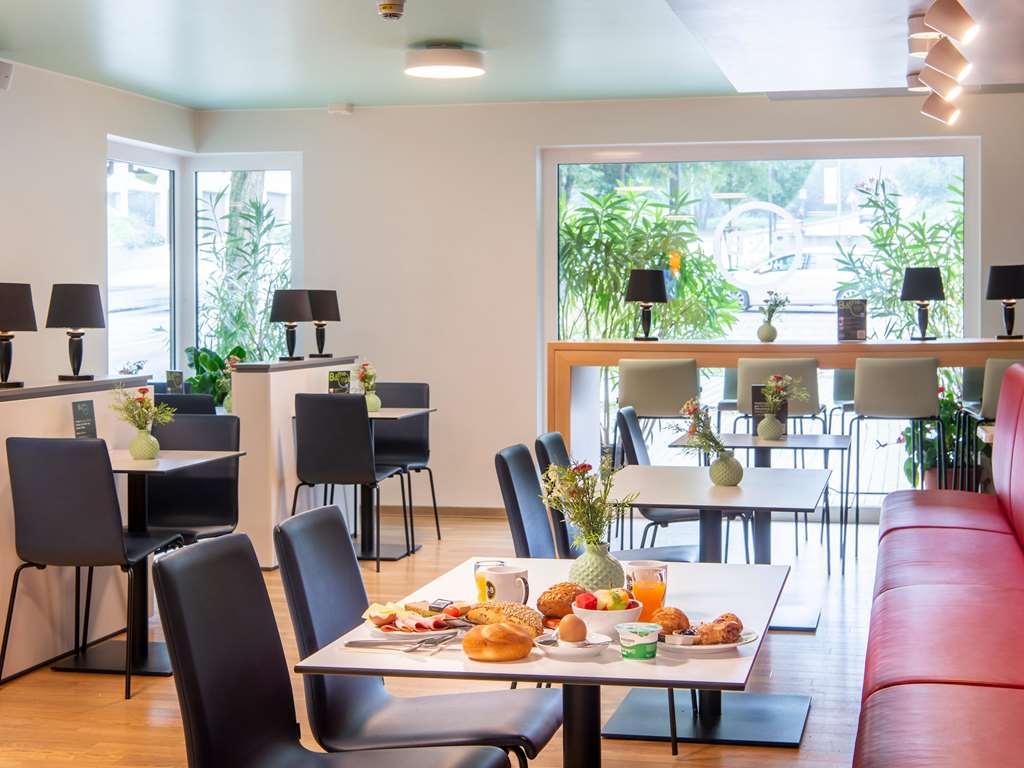 Adlkofen B&B Hotel Passau מסעדה תמונה